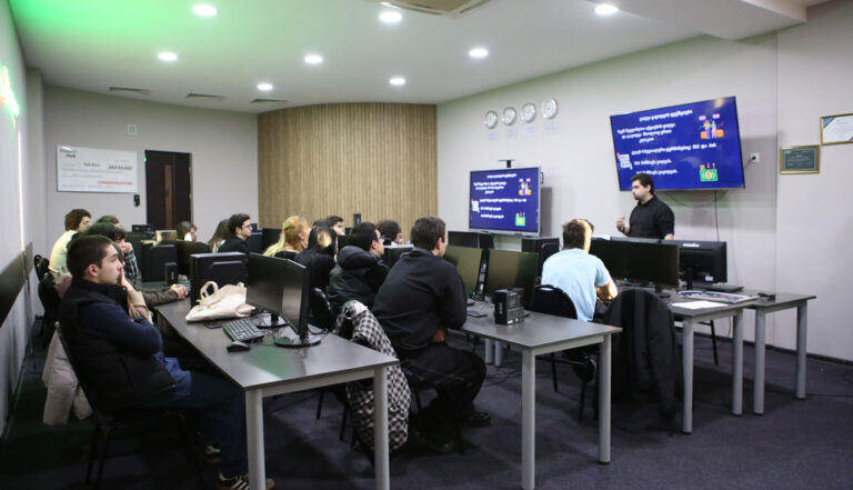 Trading Center of Grigol Robakidze University hosts pupils (the second call)